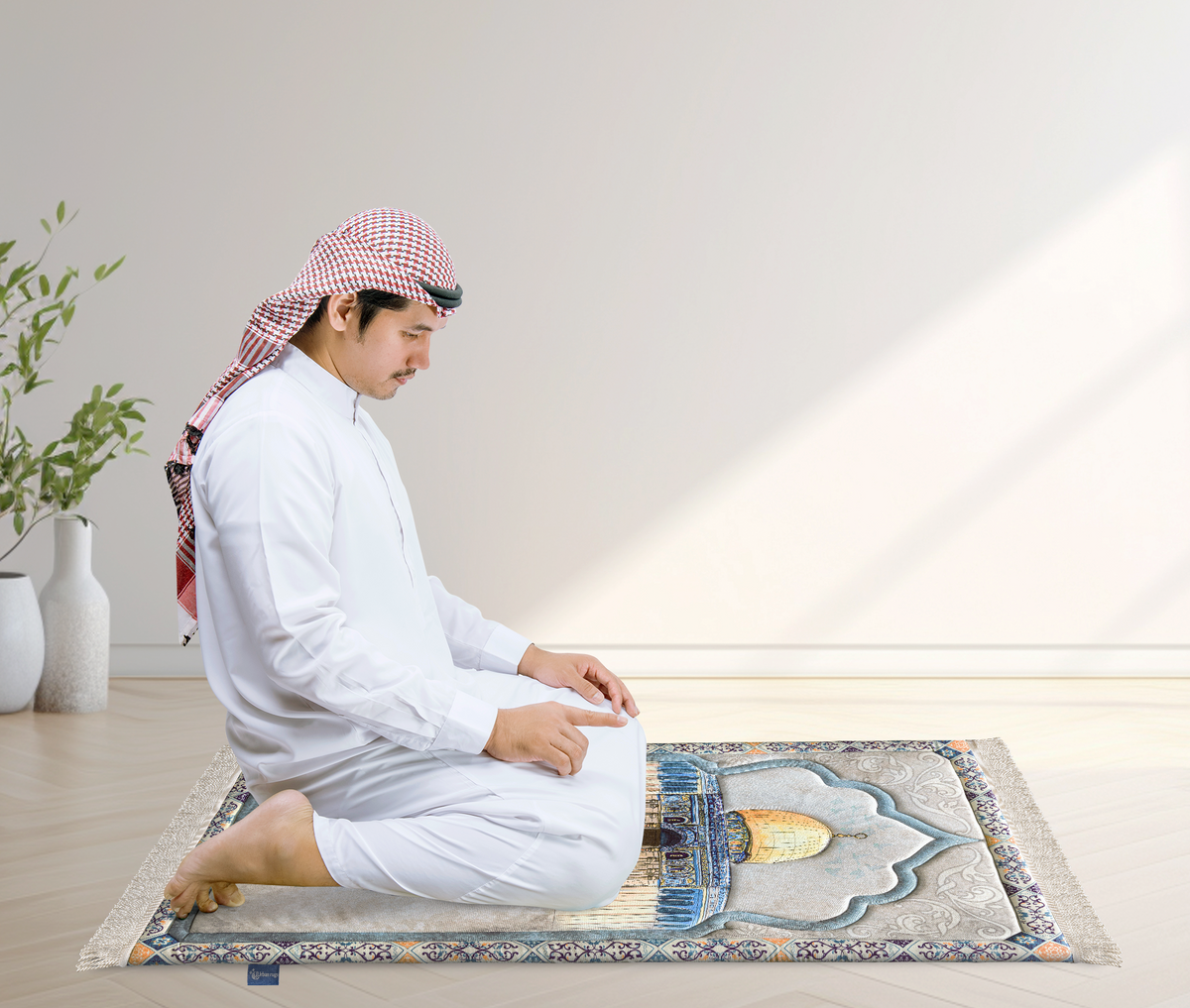 Islamic Patterns in Prayer Mats: Meaning, Beauty and Home Worship